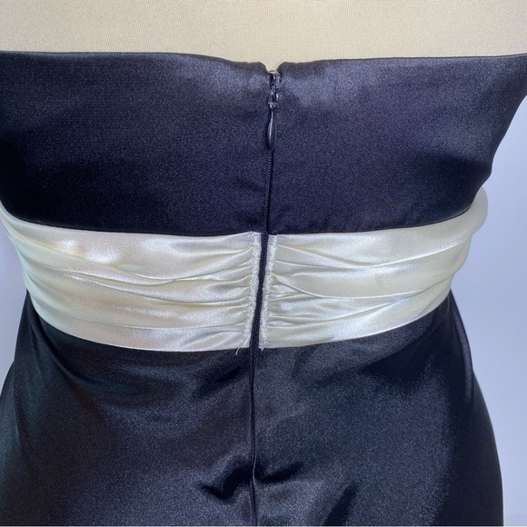 Morgan & Co. Y2K Black and Cream Halter Dress - Picture 5 of 9